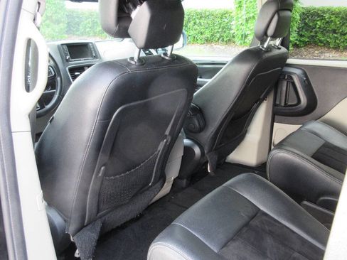 Used 2017 Dodge Grand Caravan SXT FWD image 15