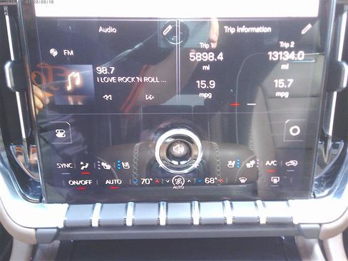 Used 2025 GMC Yukon XL Denali Ultimate AWD/4WD image 20