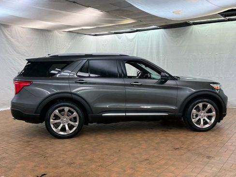 Certified 2020 Ford Explorer Platinum w/ Premium Technology Package image 8