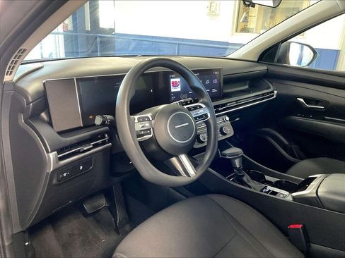 Used 2025 Hyundai Tucson SE AWD/4WD image 8