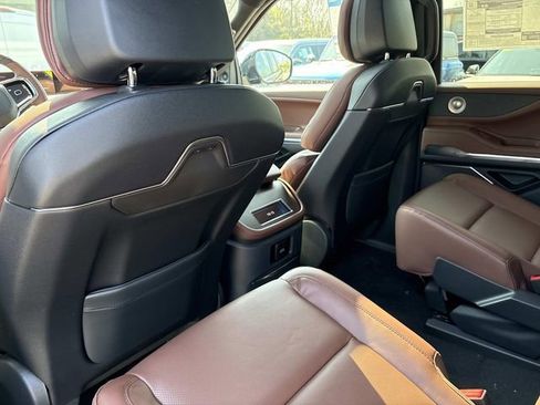 New 2026 Lincoln Navigator L Reserve AWD/4WD image 17