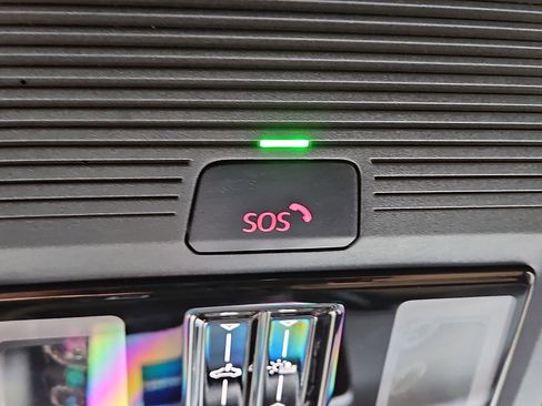 New 2026 Volkswagen Atlas Cross Sport SE image 19