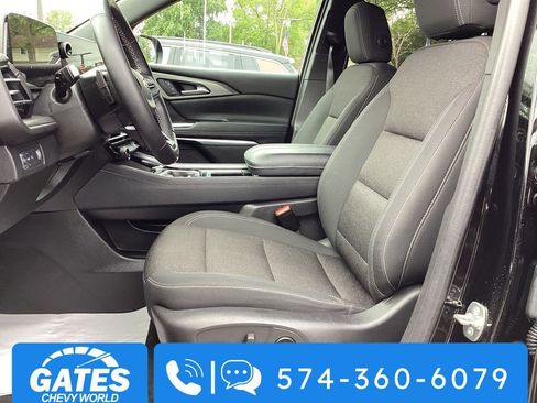 Used 2024 Chevrolet Traverse LT FWD image 14