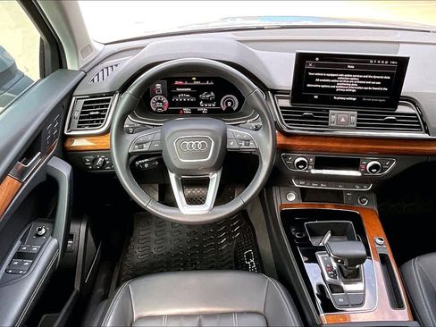 Used 2023 Audi Q5 2.0T Premium Plus w/ Premium Plus Package AWD/4WD image 5