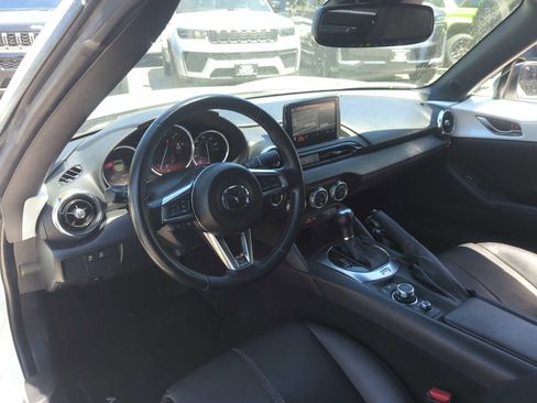 Used 2019 MAZDA MX-5 Miata RF Grand Touring RWD image 12