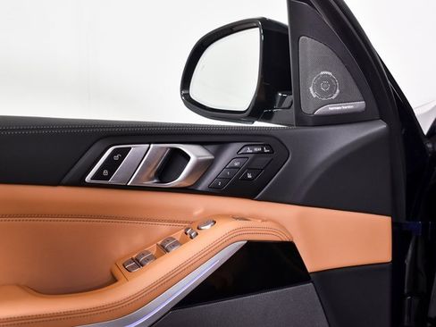 Used 2023 BMW X7 xDrive40i w/ M Sport Package image 22