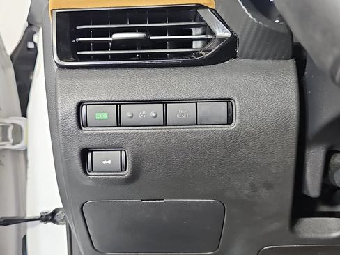 Certified 2020 Nissan Sentra SV w/ SV Premium Package FWD image 21
