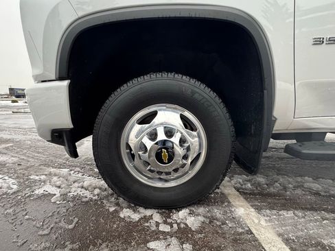 Used 2023 Chevrolet Silverado 3500 High Country image 10
