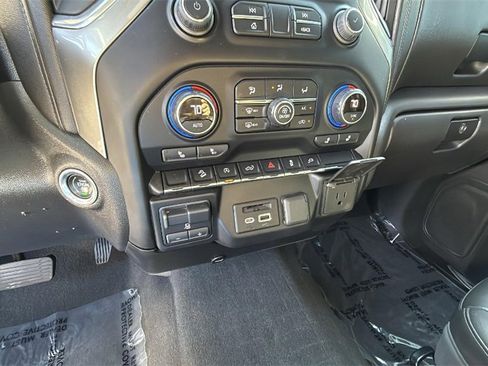 Used 2021 Chevrolet Silverado 1500 LT image 22