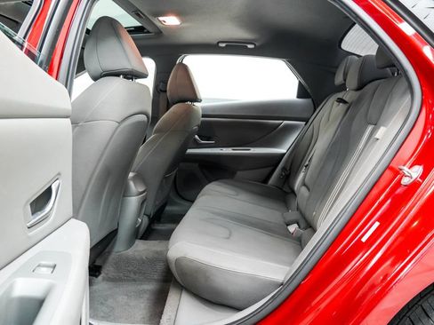 Used 2024 Hyundai Elantra SEL w/ Convenience Package FWD image 18