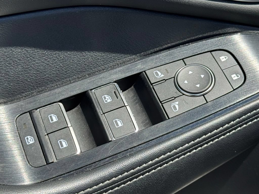 Used 2024 Nissan Rogue Platinum w/ Platinum Premium Package FWD image 18