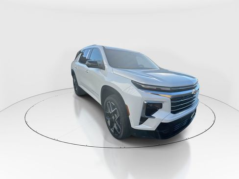 New 2026 Chevrolet Traverse High Country image 2