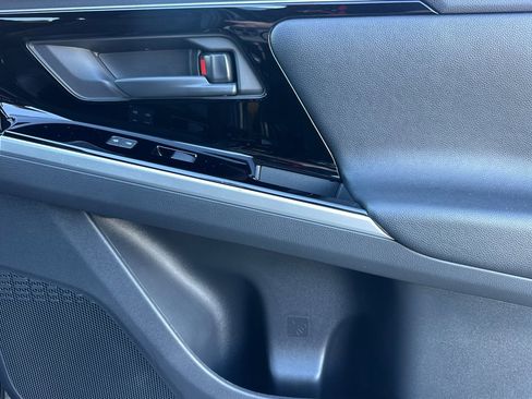 Used 2024 Toyota bZ4X Limited image 21