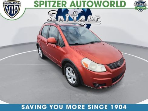 Used 2011 Suzuki SX4 AWD Hatchback image 2
