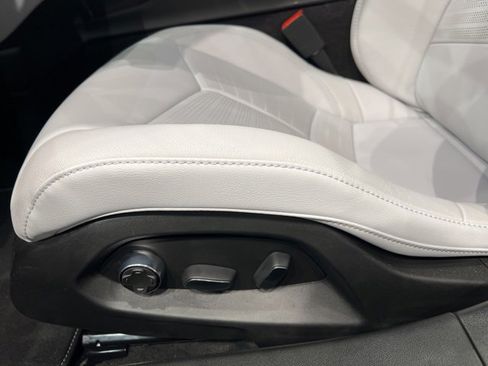 Used 2024 Chevrolet Corvette Stingray Premium Cpe w/ Battery Protection Package image 34