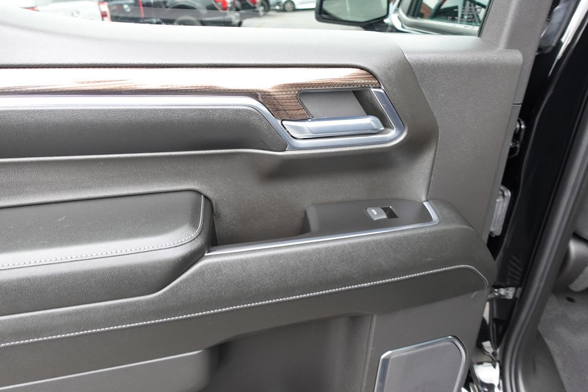 Used 2024 Chevrolet Silverado 1500 LT AWD/4WD image 21