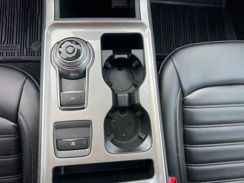 Used 2024 Ford Edge SEL w/ Convenience Package image 30