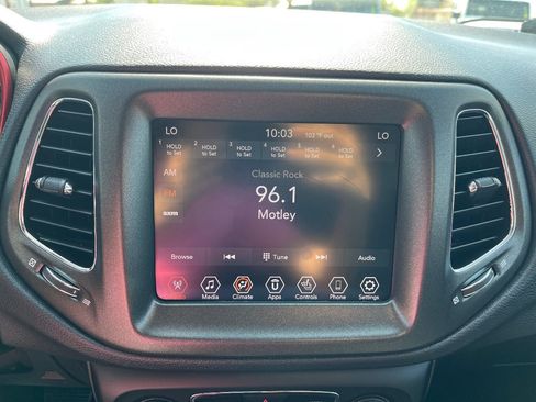 Used 2018 Jeep Compass Trailhawk w/ Leather Interior Group AWD/4WD image 13