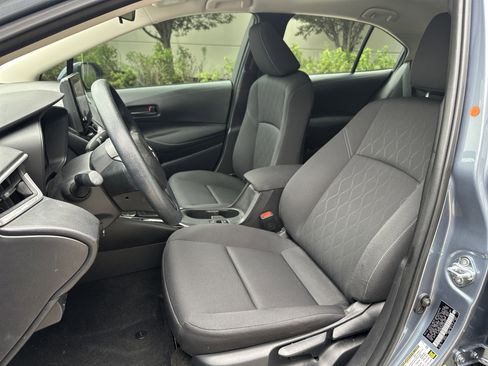 Used 2025 Toyota Corolla LE image 15