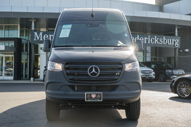 Used 2023 Mercedes-Benz Sprinter 2500 w/ Acoustic Package image 2