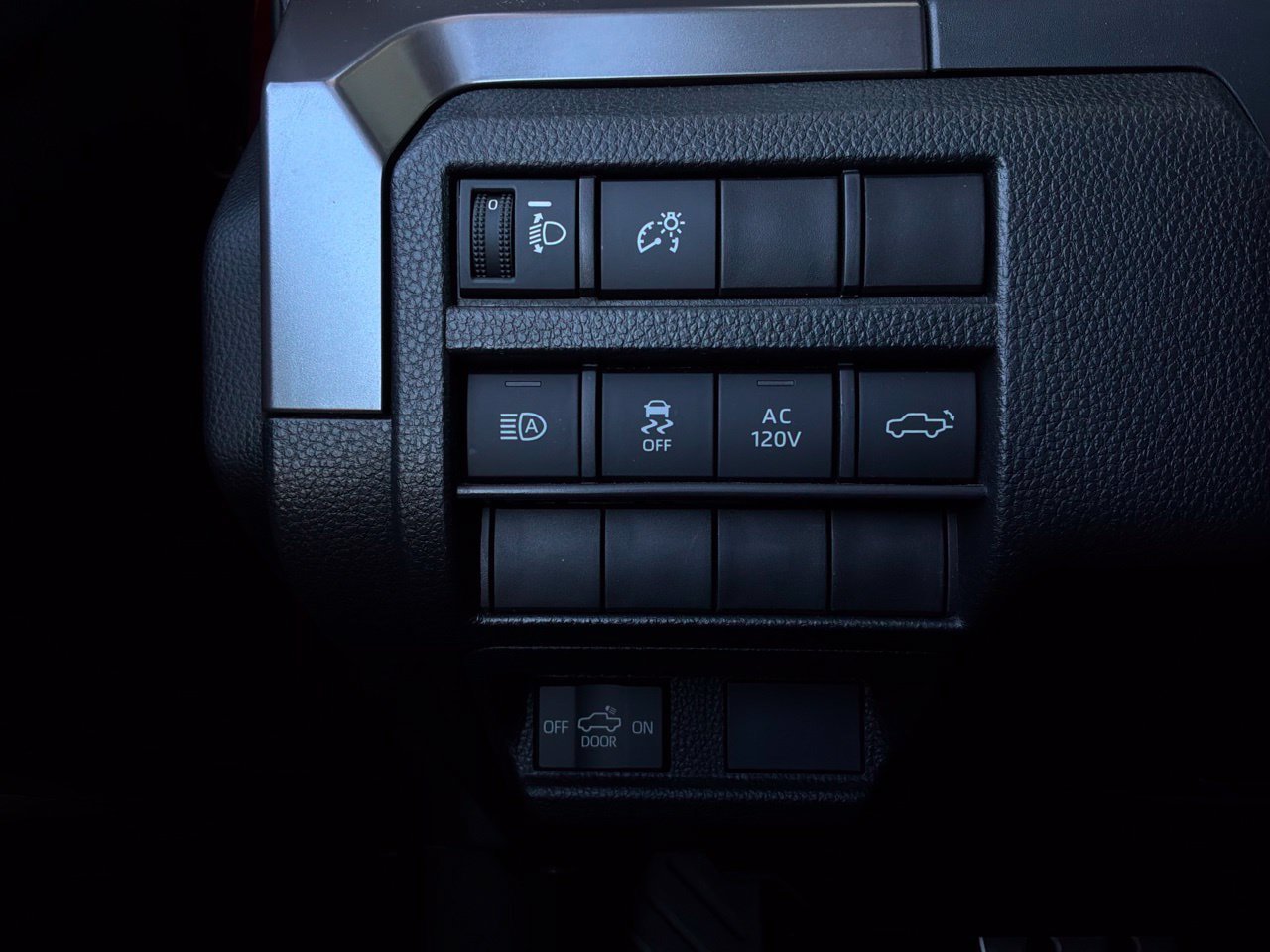 Used 2024 Toyota Tacoma TRD Sport w/ TRD Sport Premium Package RWD image 30