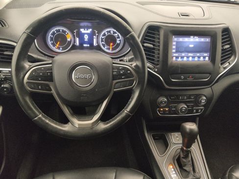 Used 2019 Jeep Cherokee Latitude Plus FWD image 22