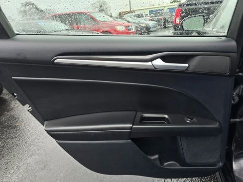 Used 2020 Ford Fusion Titanium image 14