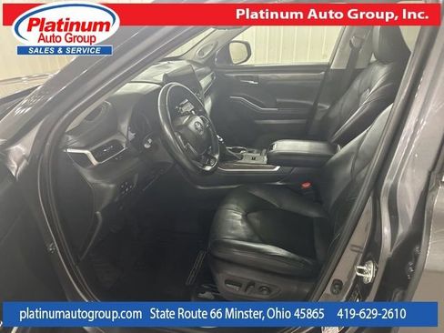 Used 2021 Toyota Highlander Platinum image 25