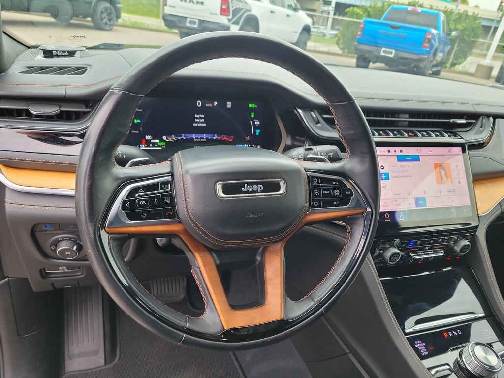 Used 2023 Jeep Grand Cherokee Summit AWD/4WD image 22