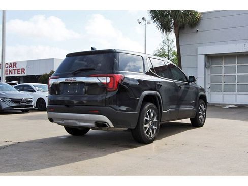 Used 2023 GMC Acadia SLE image 4