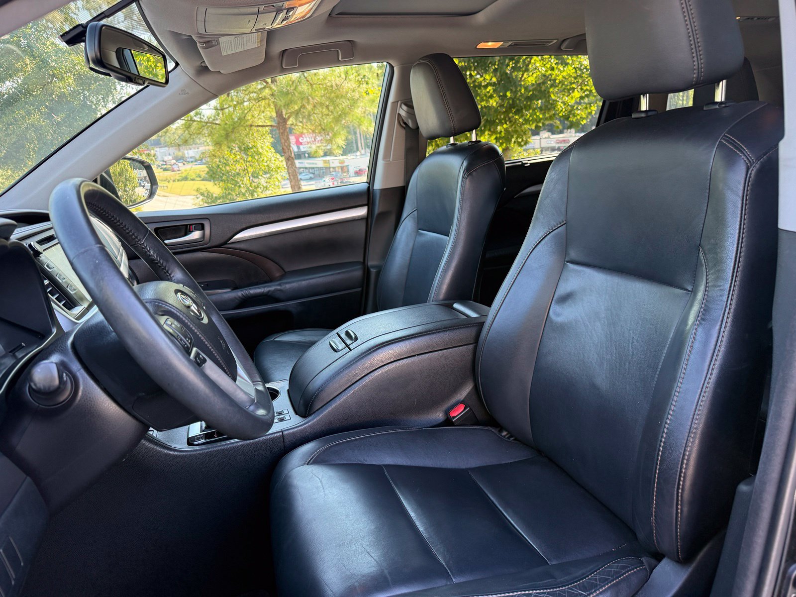 Used 2015 Toyota Highlander XLE AWD/4WD image 37