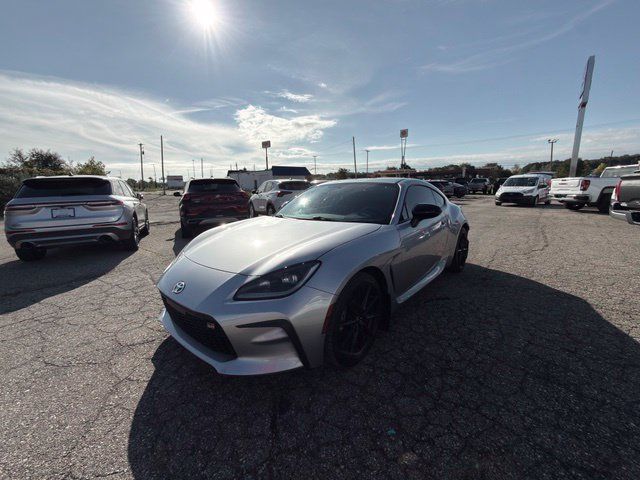 Used 2023 Toyota GR86 Premium w/ ALL Weather Mat Package (TMS) RWD image 2