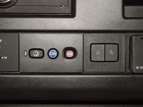 Used 2025 Chevrolet Express 3500 LT w/ LT Preferred Equipment Group RWD image 27