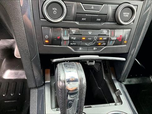 Used 2017 Ford Explorer XLT w/ Equipment Group 202A FWD image 35