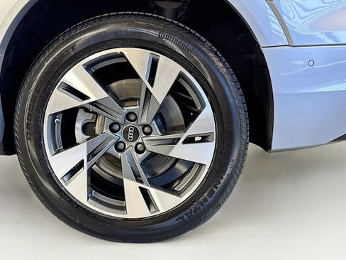 Used 2022 Audi e-tron Premium w/ Convenience Plus Package image 30