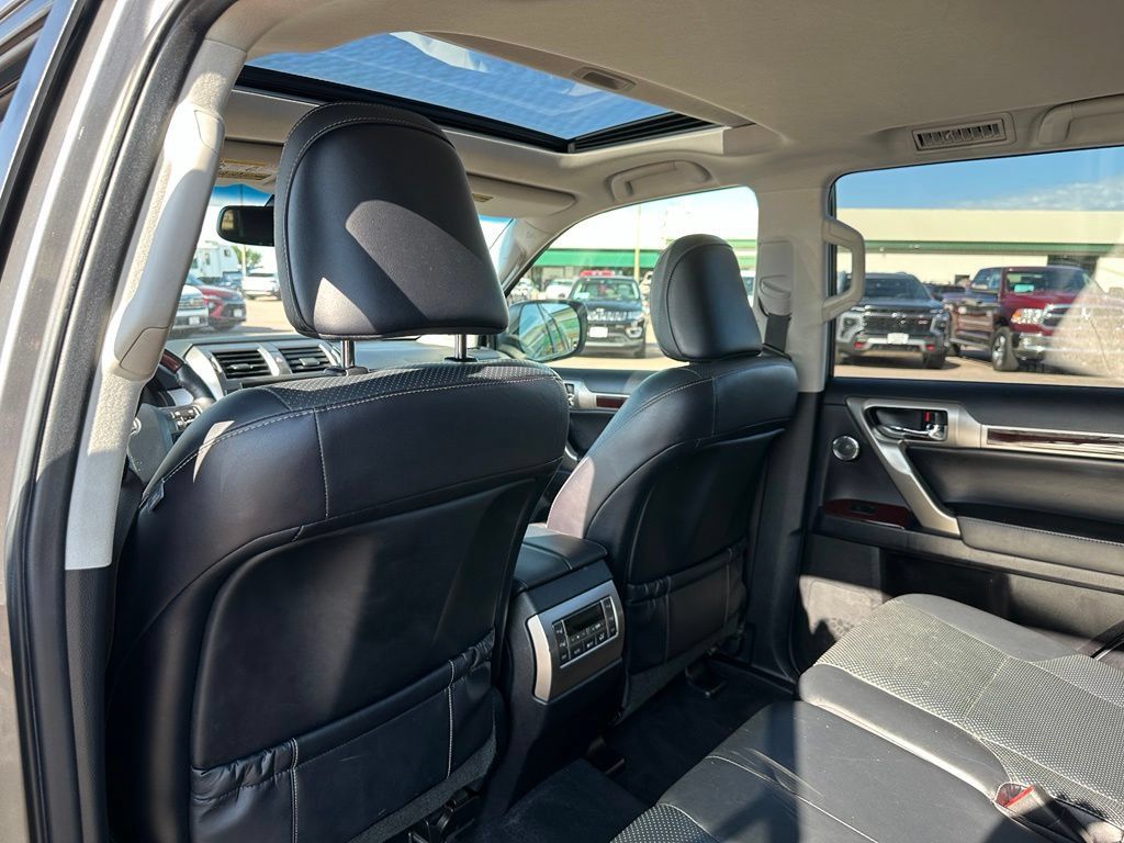 Used 2014 Lexus GX 460 Luxury AWD/4WD image 23