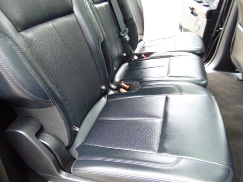 Used 2019 Ford Expedition Max XLT w/ Equipment Group 202A AWD/4WD image 20