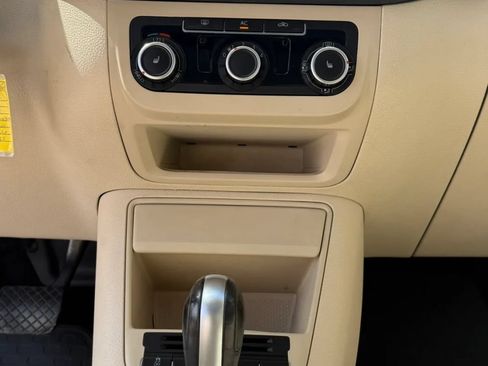 Used 2011 Volkswagen Tiguan S AWD/4WD image 16