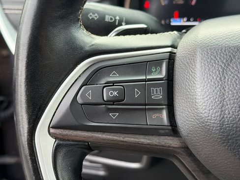 Used 2022 Jeep Grand Cherokee L Limited AWD/4WD image 25