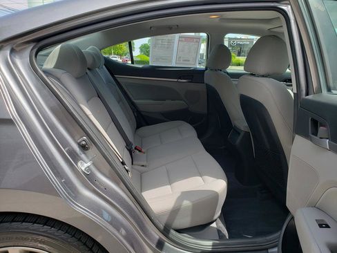 Used 2018 Hyundai Elantra Value Edition FWD image 16