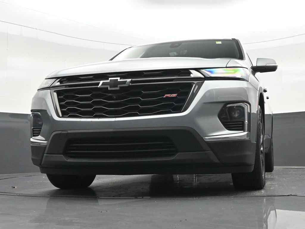 Used 2023 Chevrolet Traverse RS FWD image 33