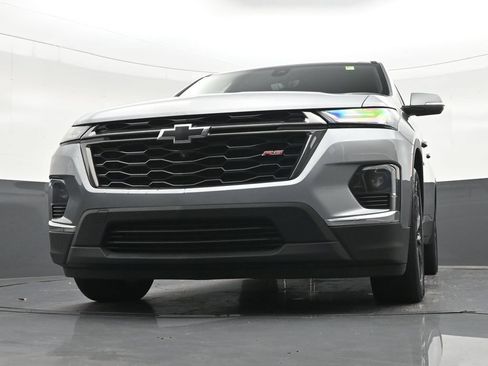 Used 2023 Chevrolet Traverse RS FWD image 33