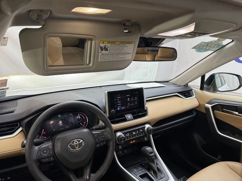 Used 2023 Toyota RAV4 XLE w/ Convenience Package FWD image 9