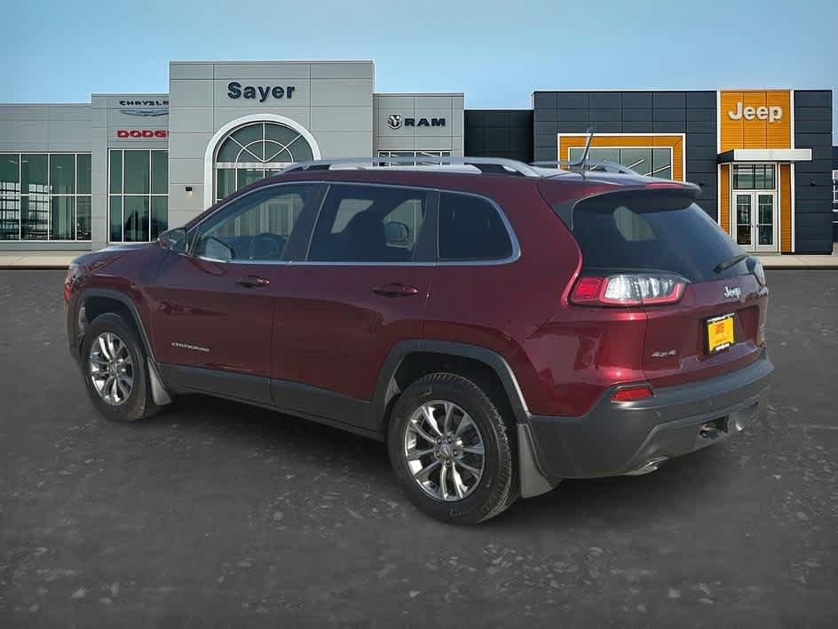 Used 2019 Jeep Cherokee Latitude Plus w/ Cold Weather Group AWD/4WD image 5