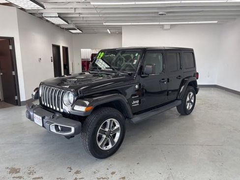 Used 2019 Jeep Wrangler Unlimited Sahara AWD/4WD image 8