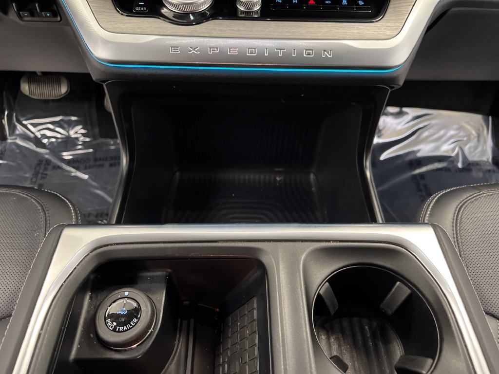 Used 2025 Ford Expedition Max Platinum AWD/4WD image 60
