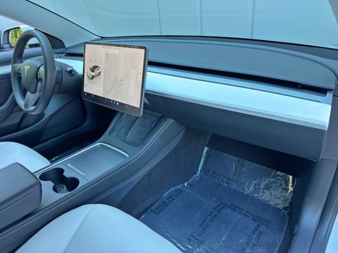 Used 2023 Tesla Model 3 Standard Range RWD image 15