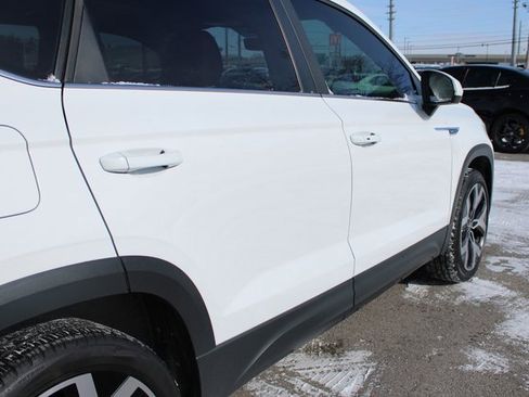 Used 2022 Volkswagen Taos SEL image 50