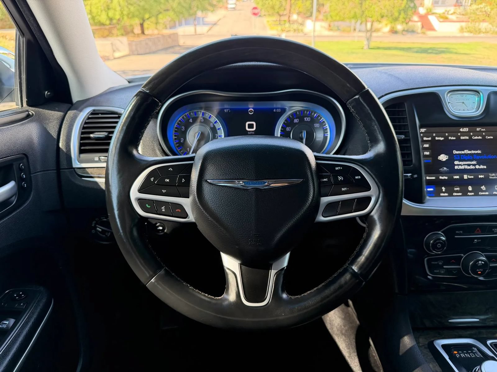 Used 2019 Chrysler 300 Limited AWD/4WD image 19