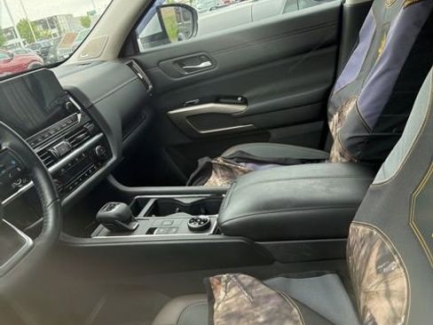 Certified 2023 Nissan Pathfinder Platinum AWD/4WD image 5